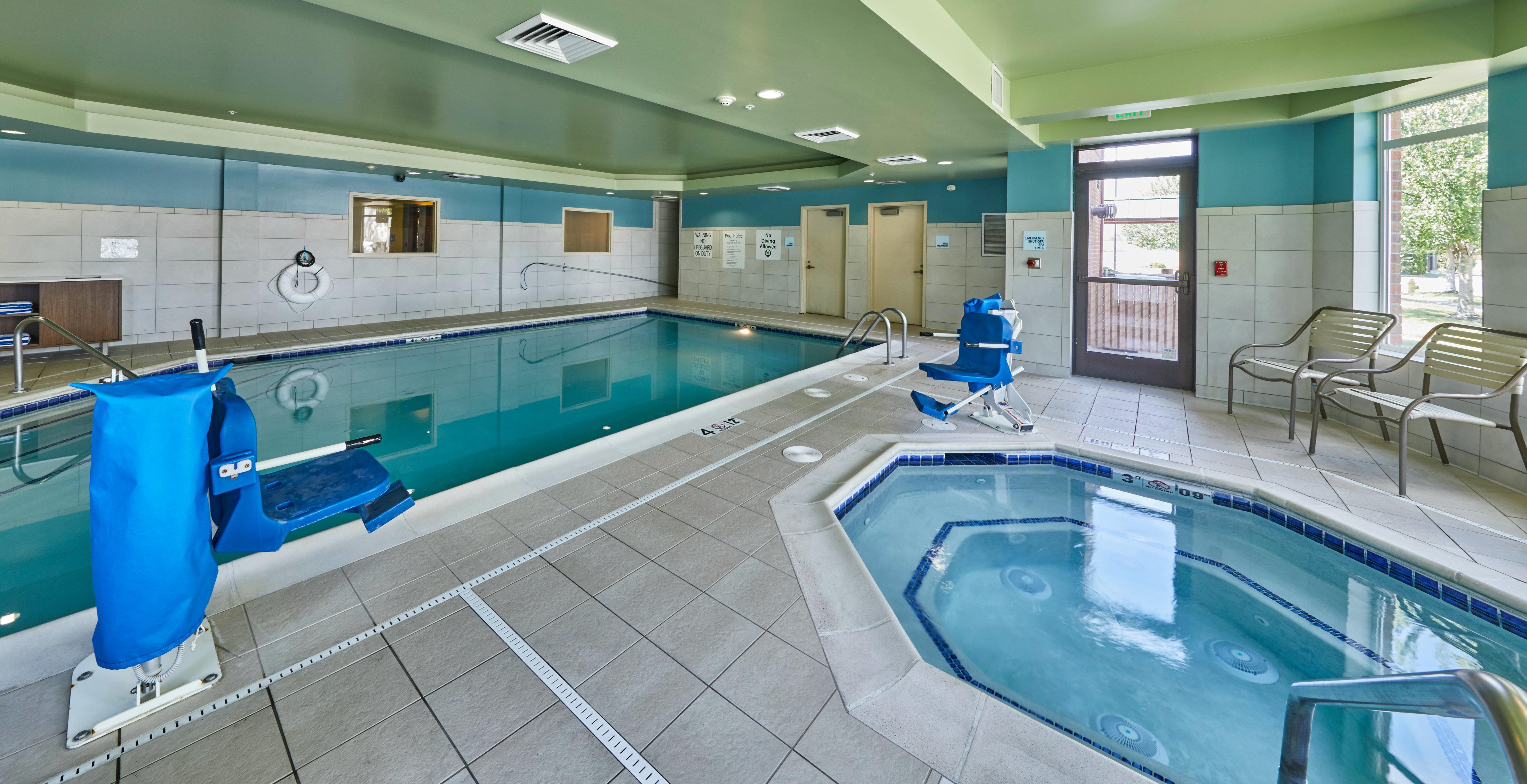 Holiday Inn Express Hotel & Suites Medford-Central Point By Ihg Exterior photo