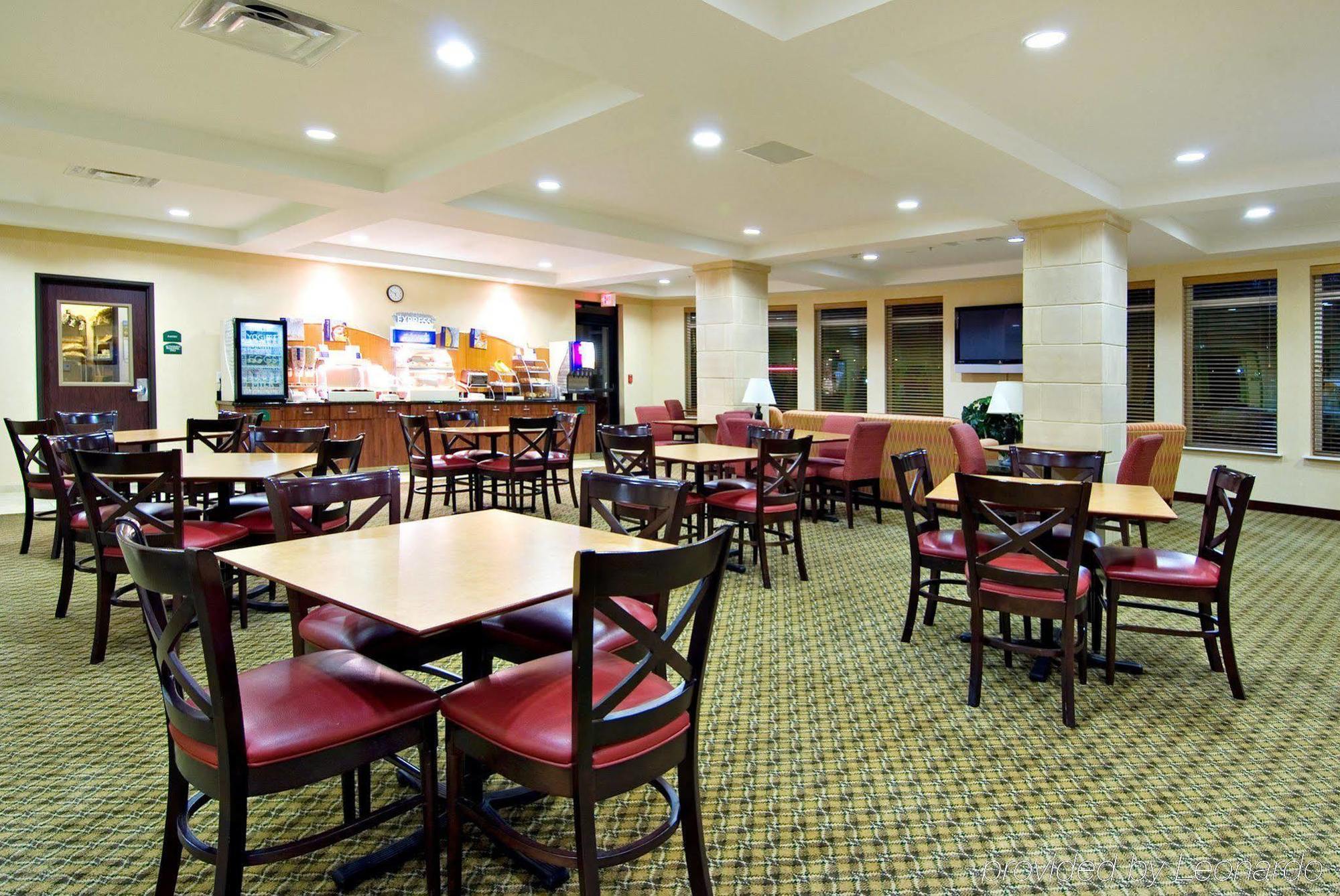 Holiday Inn Express Hotel & Suites Medford-Central Point By Ihg Exterior photo