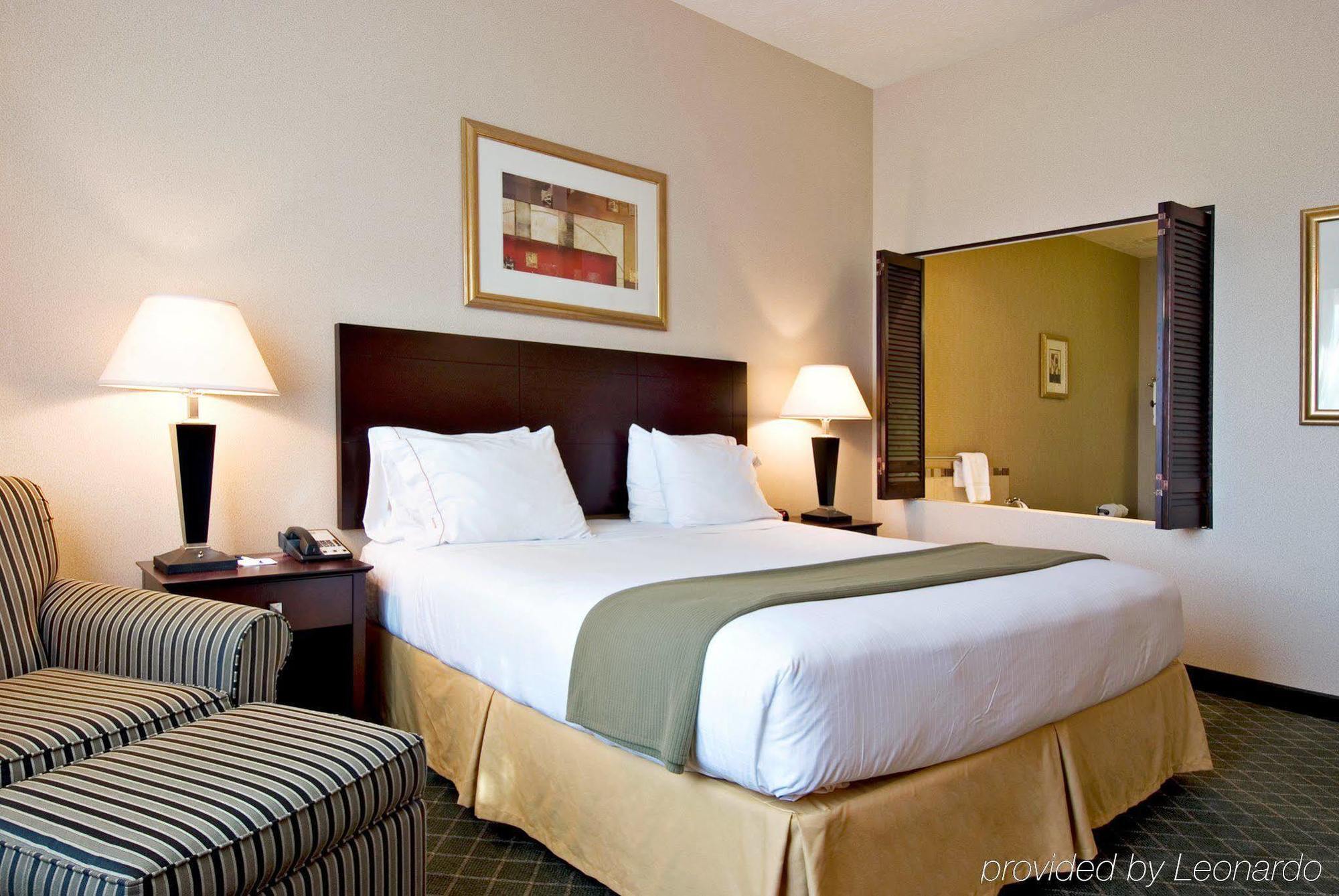 Holiday Inn Express Hotel & Suites Medford-Central Point By Ihg Exterior photo