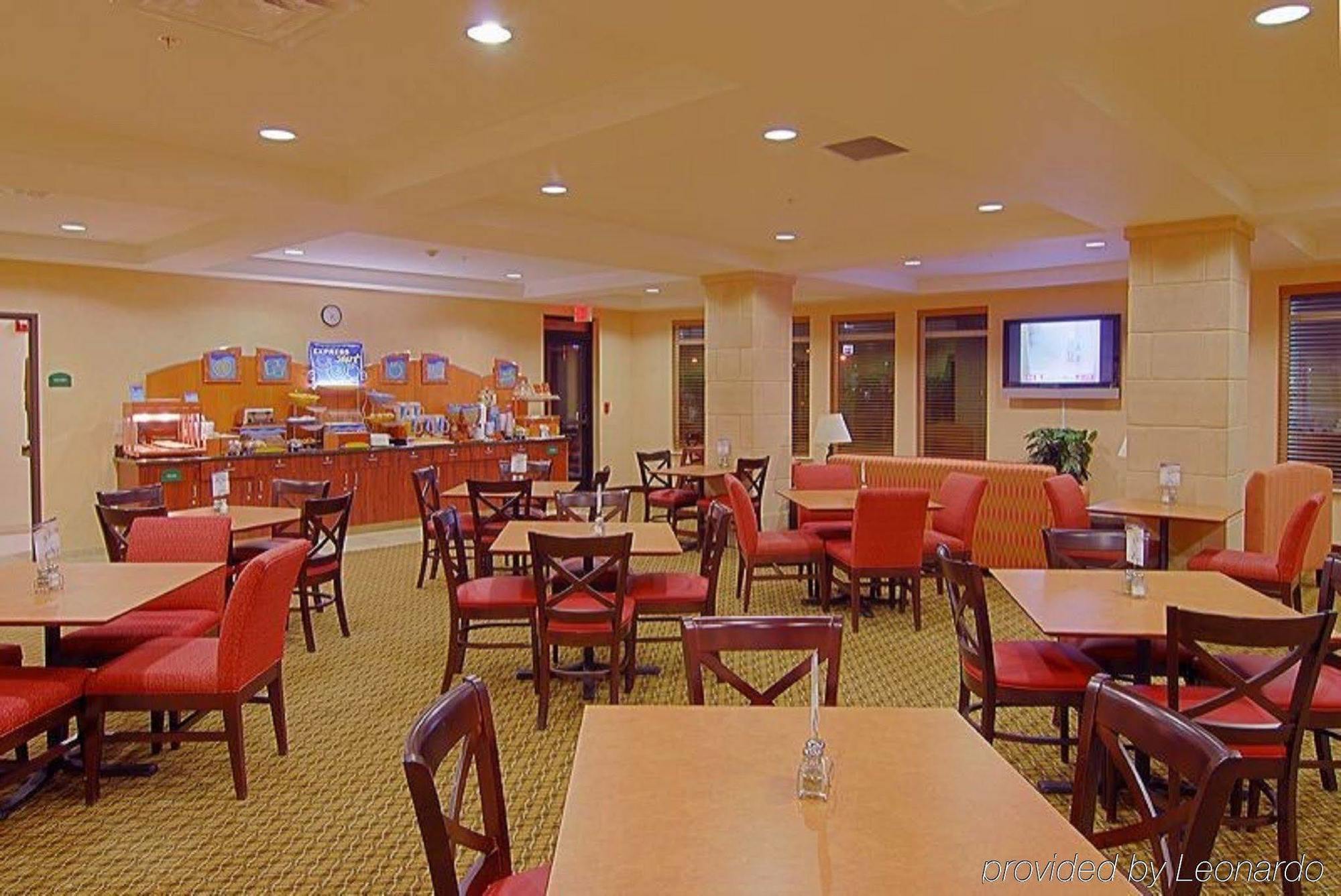 Holiday Inn Express Hotel & Suites Medford-Central Point By Ihg Exterior photo
