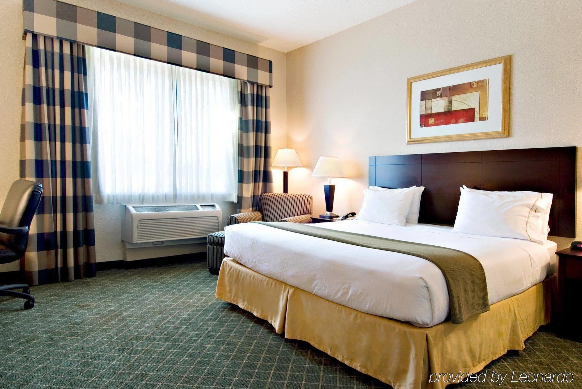 Holiday Inn Express Hotel & Suites Medford-Central Point By Ihg Room photo